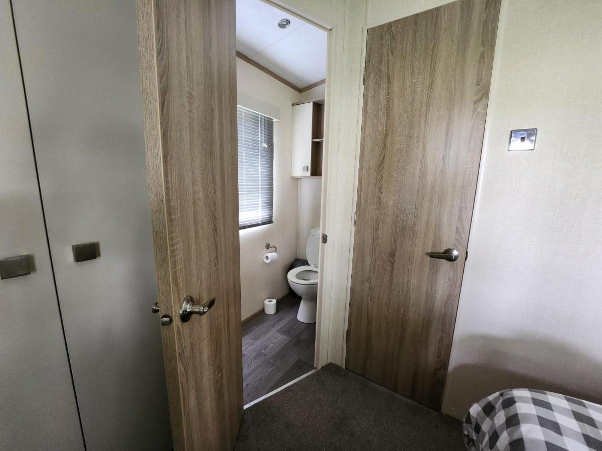 D & A Short Breaks - St Margarets Bay, Dover Hotel Saint Margaret's at Cliffe Bagian luar foto