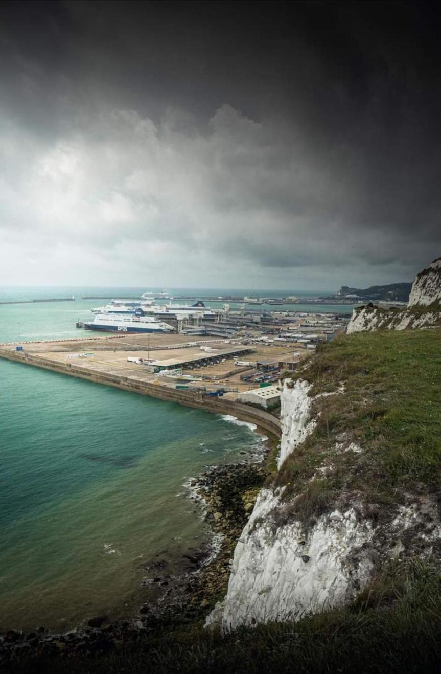 D & A Short Breaks - St Margarets Bay, Dover Hotel Saint Margaret's at Cliffe Bagian luar foto
